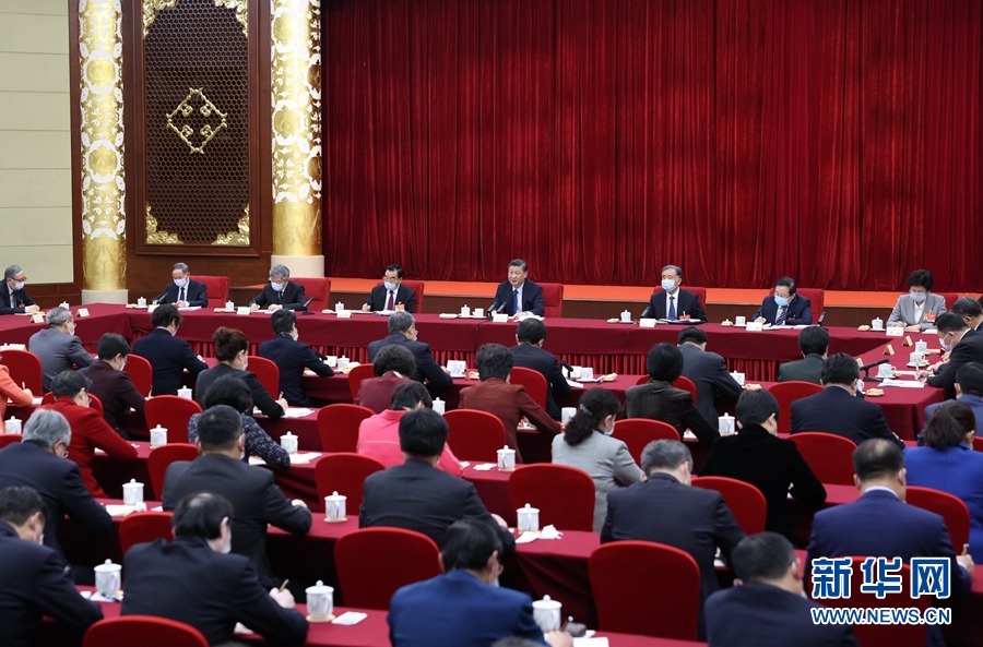 习近平看望参加政协会议的医药卫生界教育界委员1 习近平看望参加政协会议的医药卫生界教育界委员1