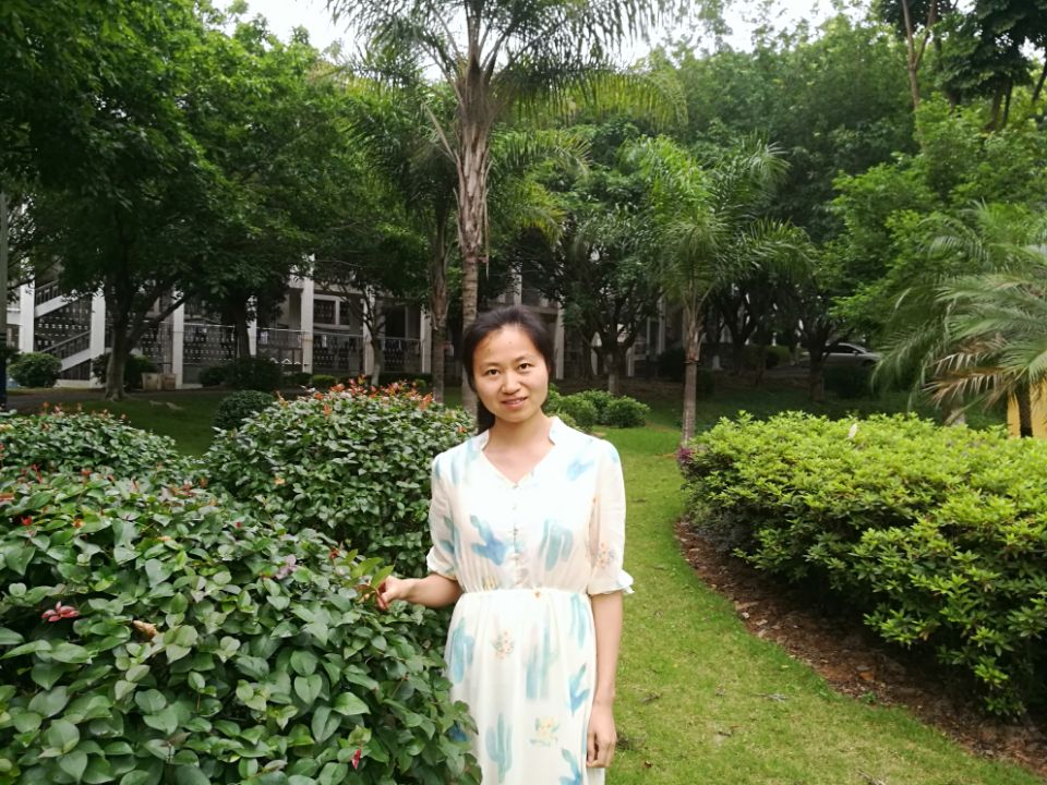谢琴1.jpg 谢琴1.jpg